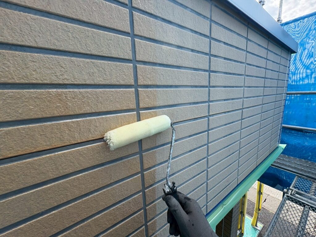 外壁1度塗り目シーラー