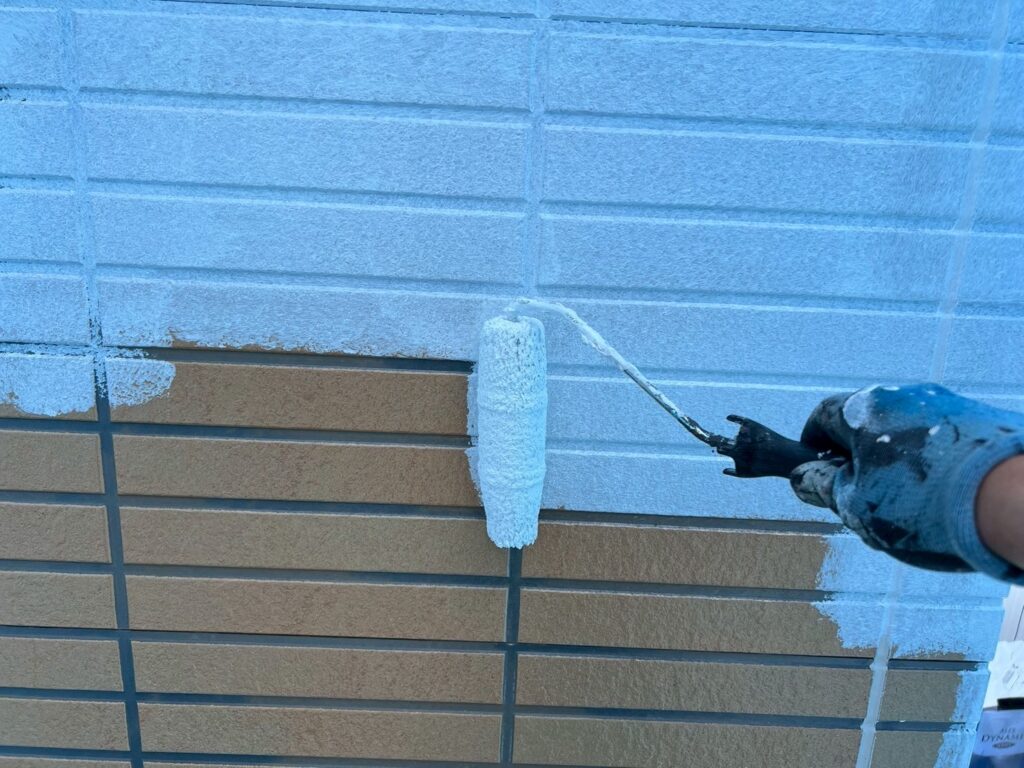 外壁2度塗り目サーフ