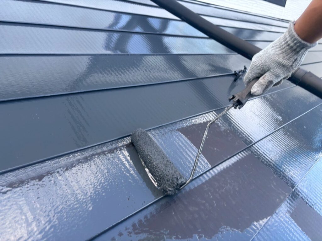 屋根無機中塗り