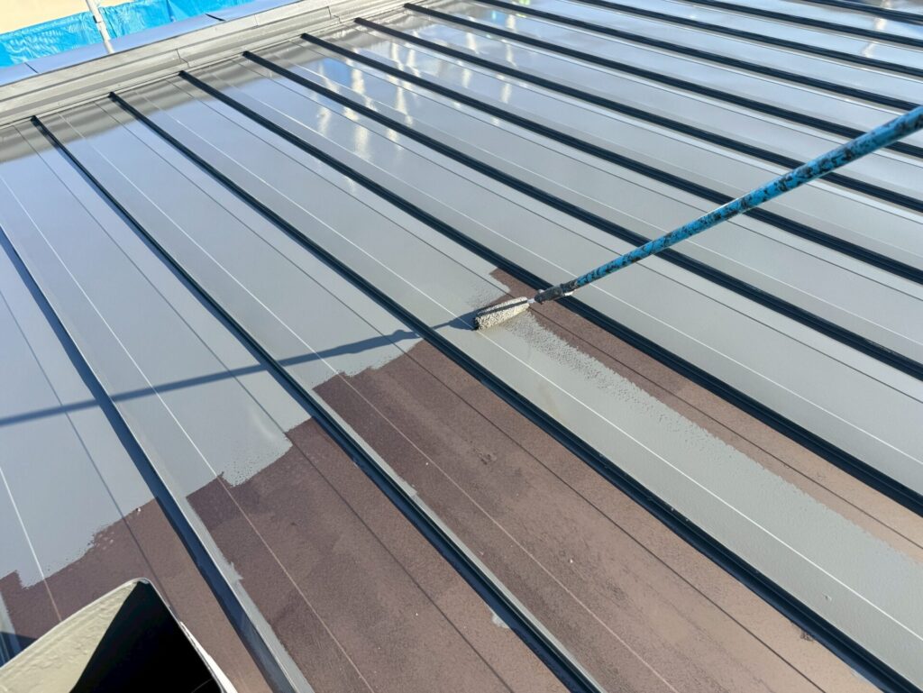 屋根中塗り【ラジカルシリコン】