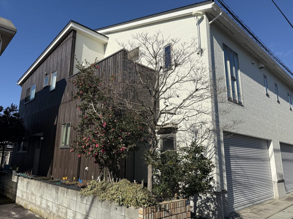 山形県山形市 山形県山形市窯業サイディング【無機クリヤー3回塗り】金属屋根【無機3回塗り】【雪止め取付】面積【外壁294㎡屋根126㎡】