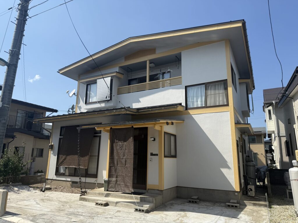 山形県天童市 モルタル外壁【ラジカル3回塗り】金属屋根 【ラジカル3回塗り】面積【外壁142㎡屋根130㎡】