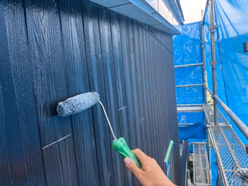 外壁中塗り3分艶ありクリヤー