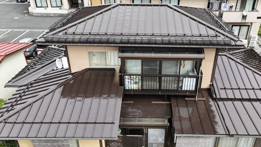山形県天童市 金属屋根【ラジカル3回塗り】面積【屋根186㎡】