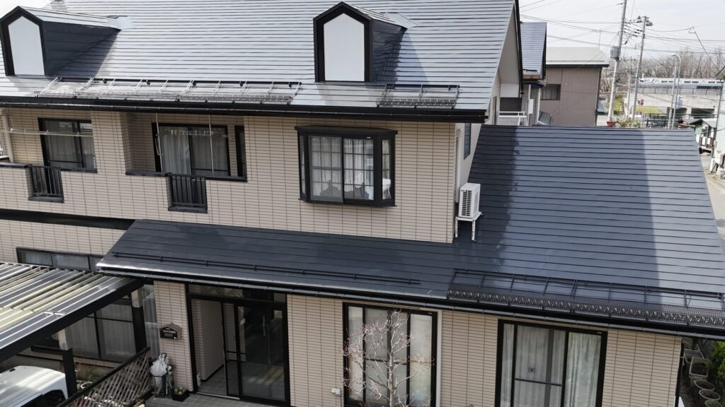 山形県山形市 窯業サイディング【無機5回塗り】金属屋根 【無機3回塗り】面積【外壁194㎡屋根170㎡】ダブルトーン