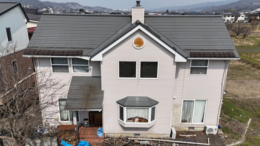 窯業サイディング【無機4回塗り】金属屋根【無機3回塗り】面積【外壁190㎡屋根131㎡】外壁カバー/外壁張り替え 施工前