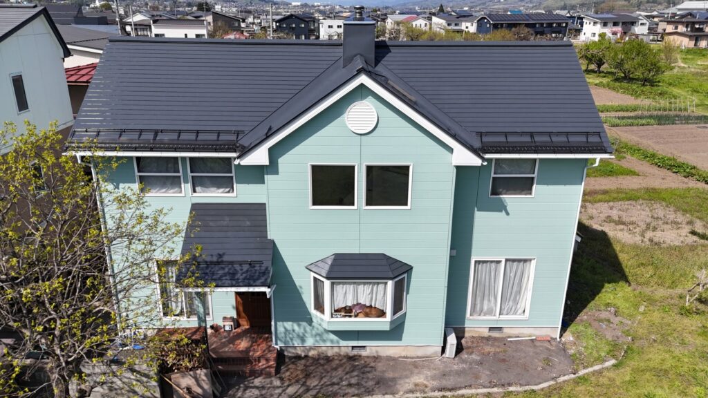 山形県天童市 窯業サイディング【無機4回塗り】金属屋根【無機3回塗り】面積【外壁190㎡屋根131㎡】外壁カバー/外壁張り替え